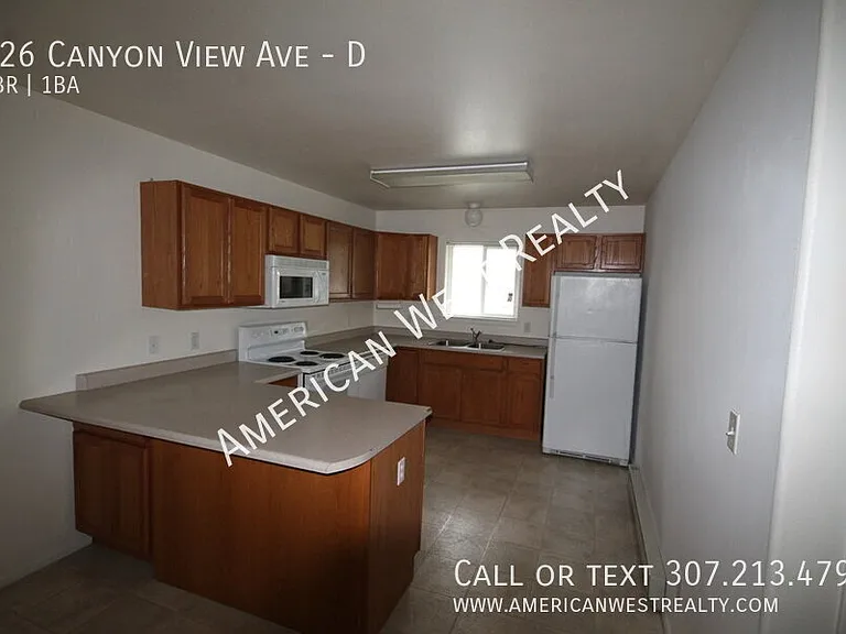 926 Canyon View Ave #D — Photo 2