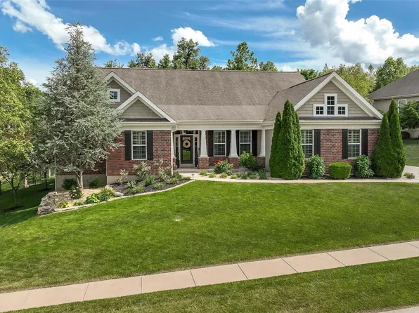 200 Toussaint Landing Dr, Dardenne Prairie, MO 63368