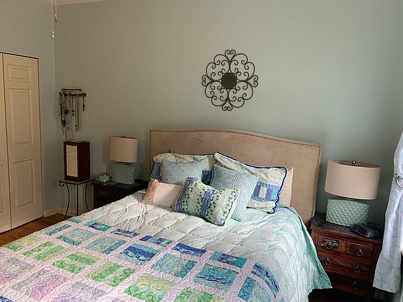 5th image of 418 Saint Johns Pl #5