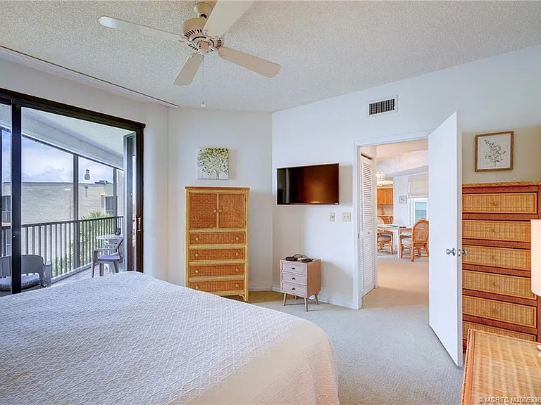 221 NE Plantation Rd #407 — Photo 37