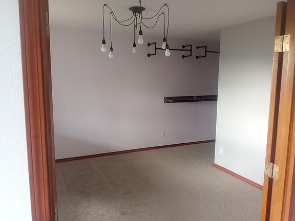 3rd image of 4717 Riverview Ave