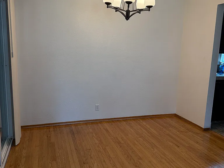 6700 Manila Ave — Photo 13