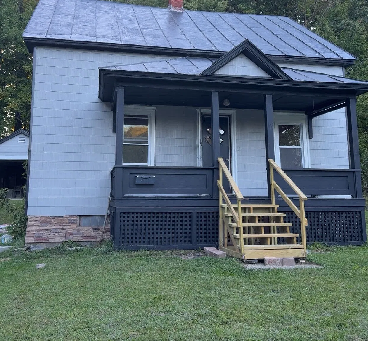 3 bed, 1160 sqft, $2,100 — Photo 1