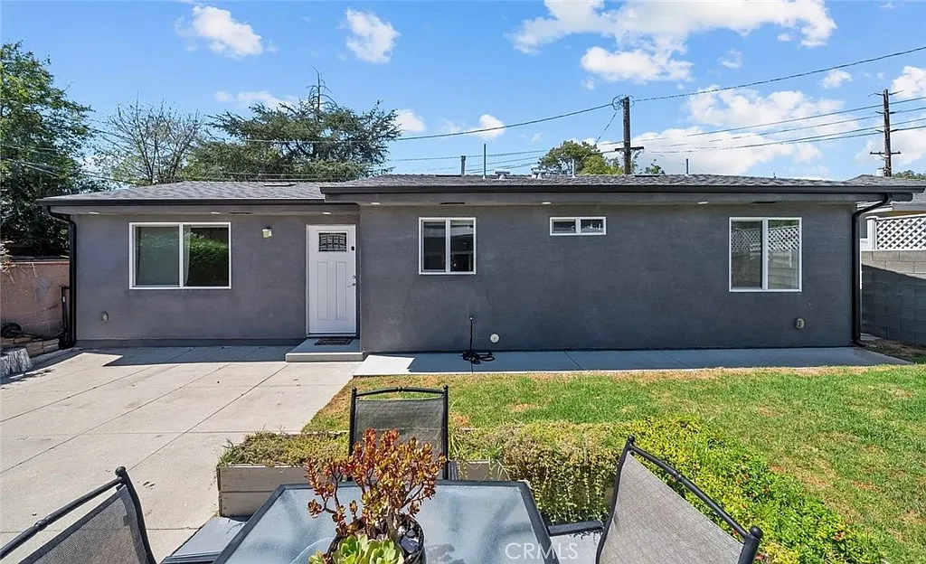 3 bed, 1000 sqft, $3,800 — Photo 1
