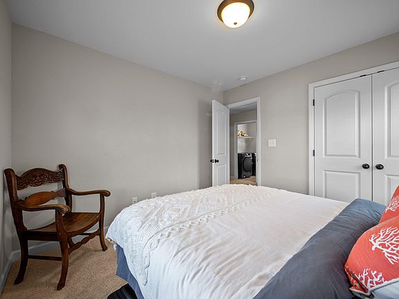 5th image of 219 Breakwater Dr