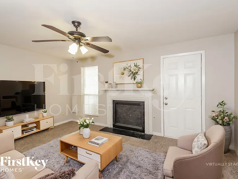 6582 Wellington Sq — Photo 8