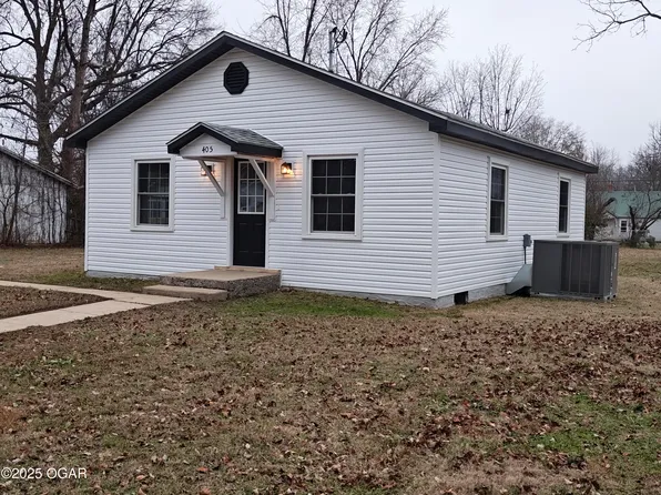 405 W 9th St, Lamar, MO 64759