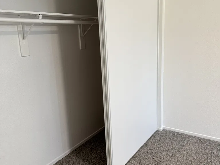 Oasis Apartments — Photo 15