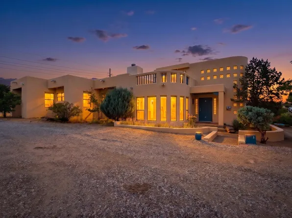 3 Chamisa Pl, Corrales, NM 87048