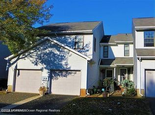 104 Chestnut Way, Manalapan, NJ 07726