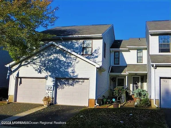 104 Chestnut Way, Manalapan, NJ 07726
