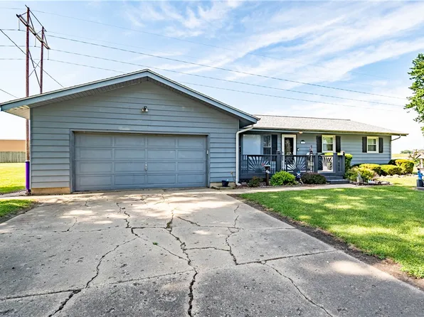 1823 Cooper Dr, Decatur, IL 62526