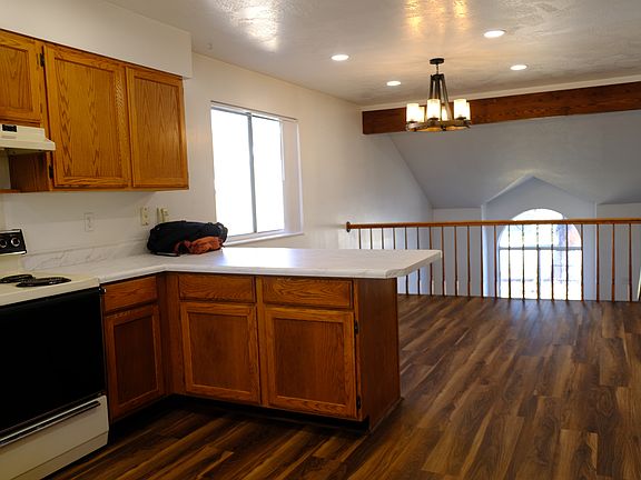 4th image of 3094 S Lake Meadow Dr