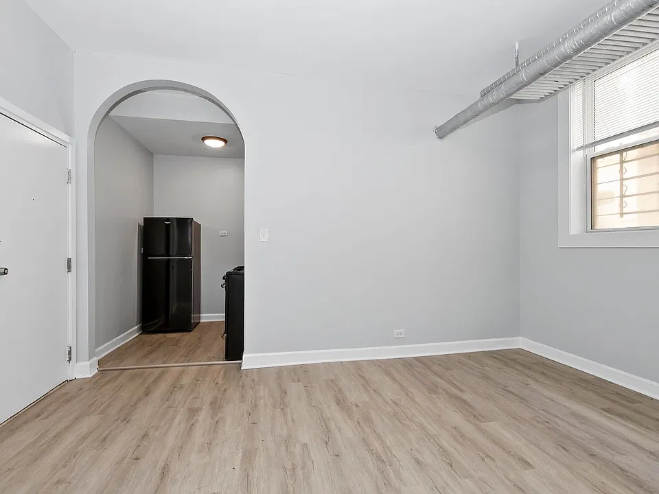 4344 Ellis