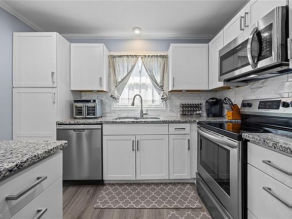 5th image of 833 Bowerwood Dr