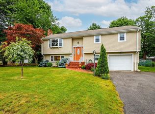 6 Phelps Rd, Framingham, MA 01702