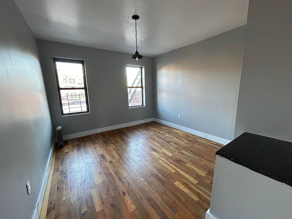 1st image of 558 W 181st St APT E