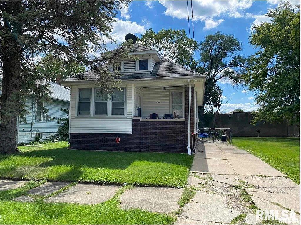 608 W Loucks Ave photo 1