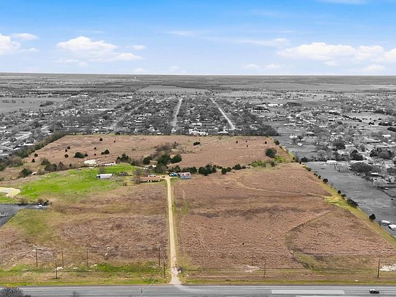 2nd image of 801 E Fm 664 Rd