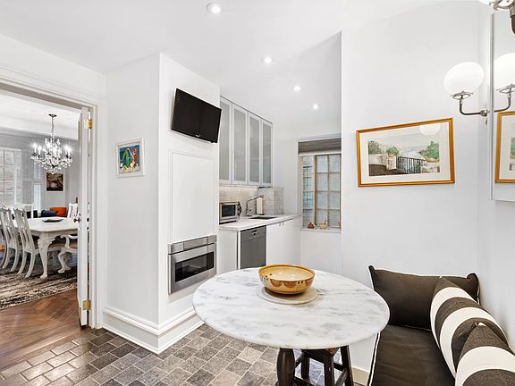 4th image of 55 Central Park West #3G