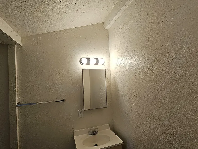 345 Nevada Dr — Photo 28