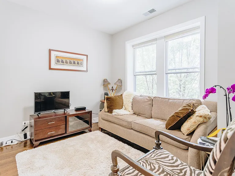 1752 W Catalpa Ave #2W — Photo 14