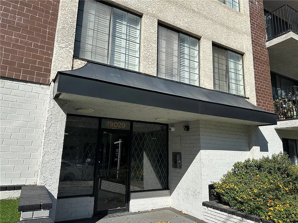 2 bed, 1496 sqft, $3,295 — Photo 3