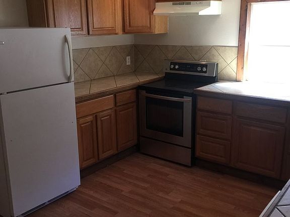 3rd image of 3223 W Hoffman Ave