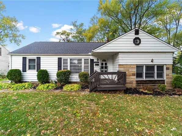 6086 Seminole Trl, Mentor On The Lake, OH 44060