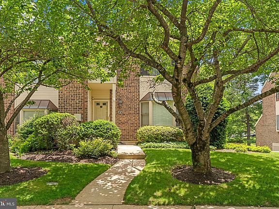 2nd image of 10 Elan Ln