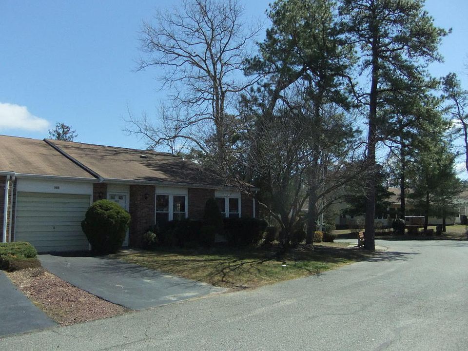 1st image of 117 Maplecrest Dr W