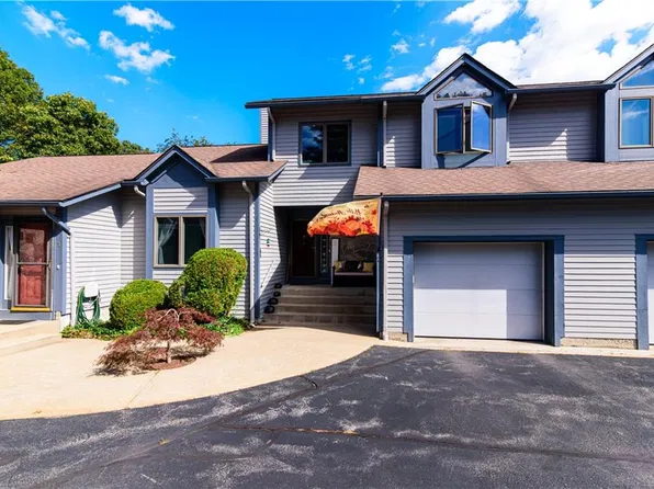 18 Acorn Ct APT F2, South Kingstown, RI 02879