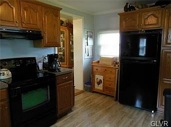 5th image of 1512 Dennis St