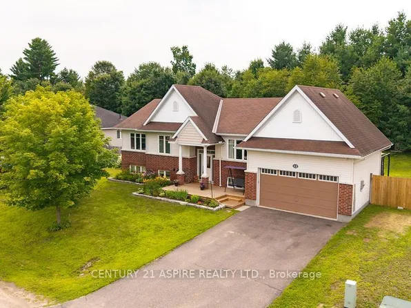 12 Bedard Blvd, Petawawa, ON K8H 0B7