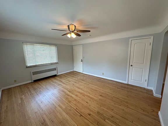 4th image of 1740 Marquette Ave #4