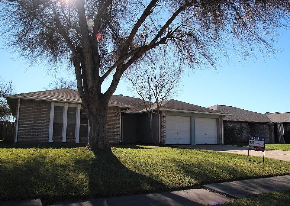 1st image of 15803 Timber Rock Dr