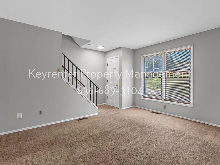 3313 Droste Rd — Photo 24