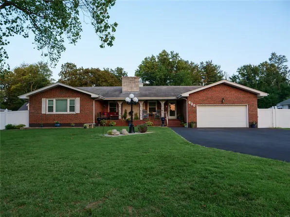 620 W Columbia St, Farmington, MO 63640