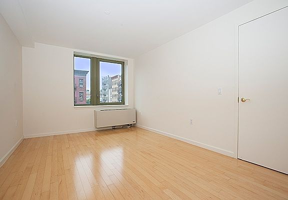 2nd image of 2132 2nd Ave APT 7E