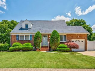 132 Lincoln Rd, Franklin Square, NY 11010