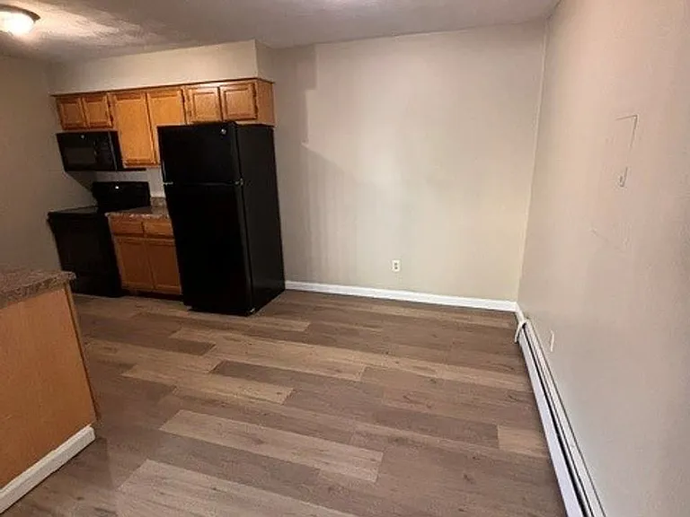 Newbury Apartment Homes — Photo 26