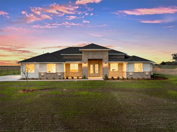 995 Galaxy Rd, Woodway, TX 76712