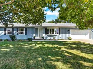 290 Heritage Dr, North Liberty, IA