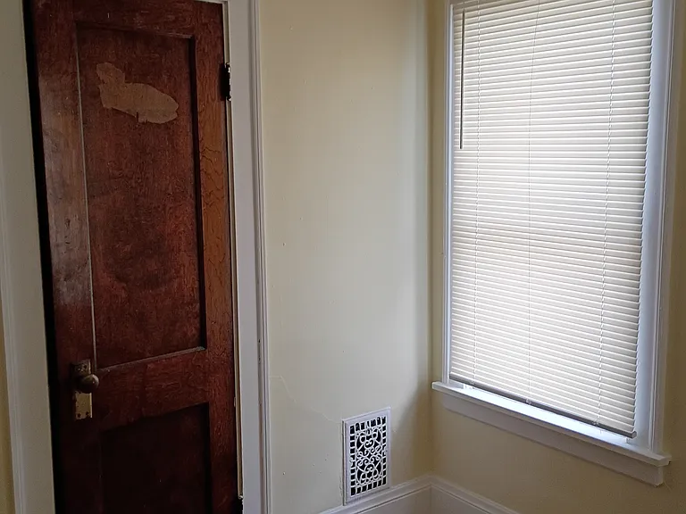 1336 W 105th St #2 — Photo 5