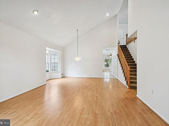 3rd image of 86 Rainflower Ln