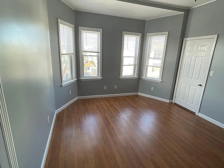 378 Montaup St #3 — Photo 32