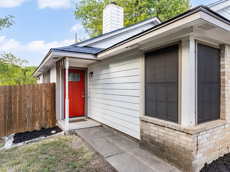 1803 Heatherglen Ln — Photo 33