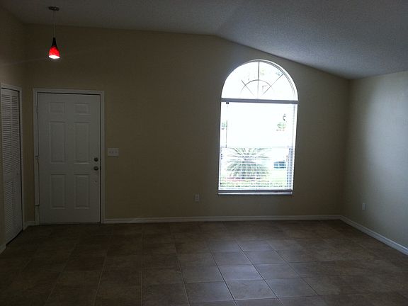 4th image of 1678 Canton Ln