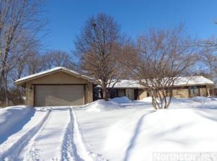 9601 Oak Ridge Trl, Minnetonka, MN 55305