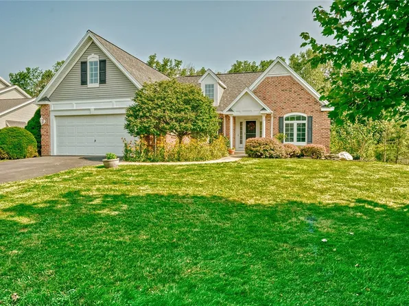 32 Ketchum St, Victor, NY 14564